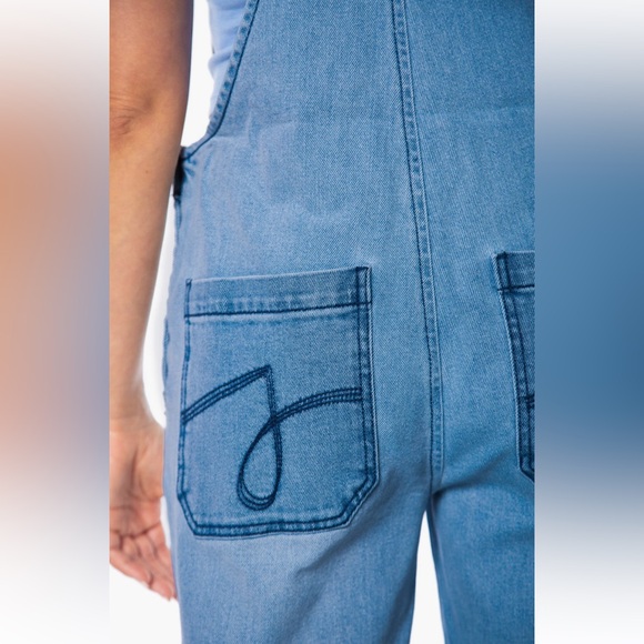 JUICY COUTURE DENIM WIDE LEG OVERALL WITH RELEASE HEM in Medium Wash XXL - Picture 9 of 11